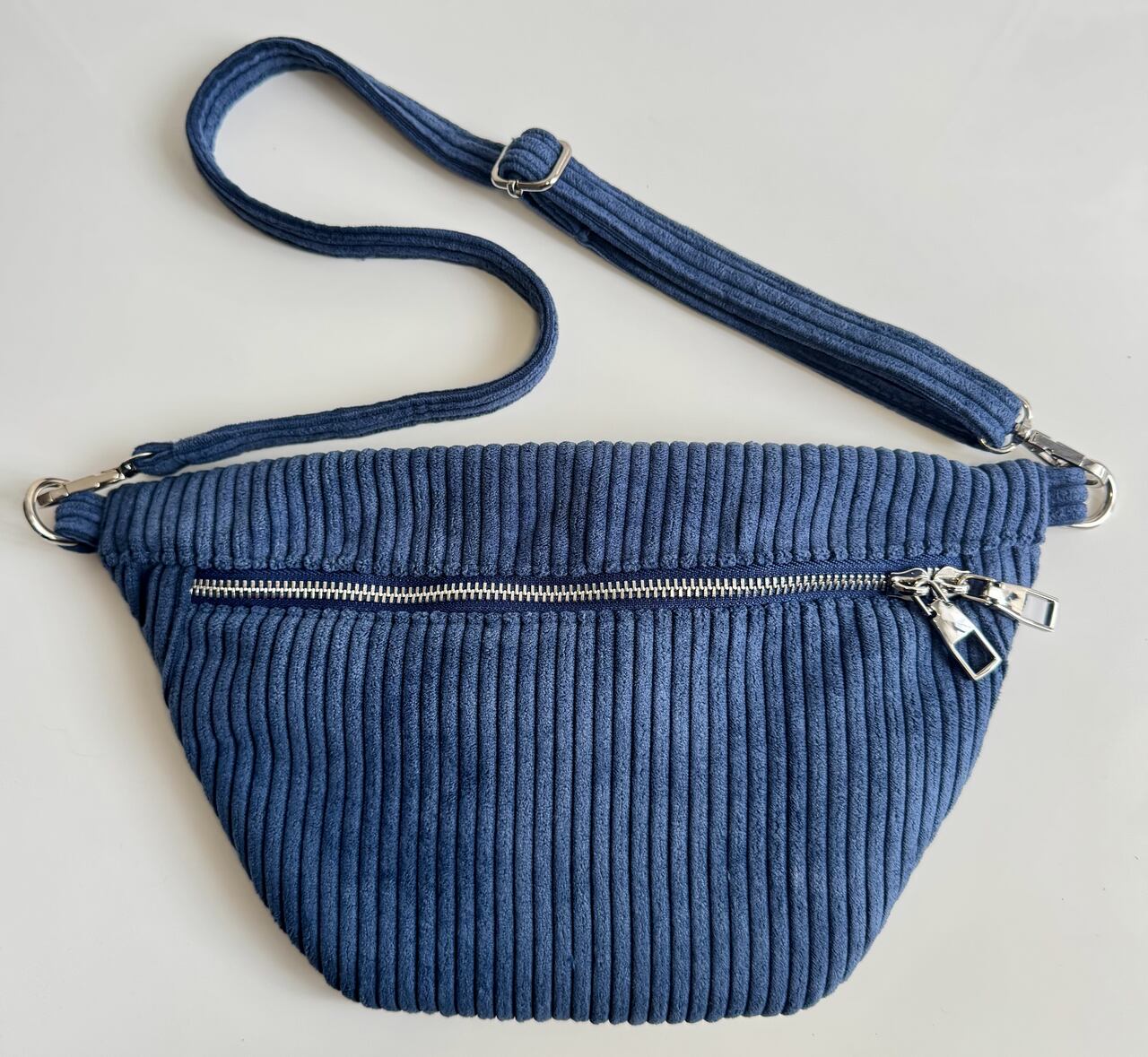 Główne zdjęcie produktu Nerka welurowa Nr.1